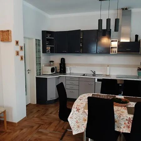 Am Bahnhof Apartament *